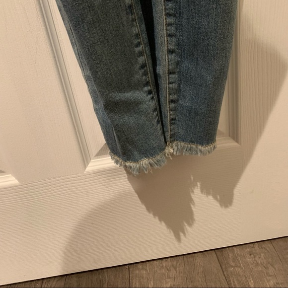 NWT Womens Maternity Jean Overalls with Distressing & Fringe Size 6 - Picture 10 of 12